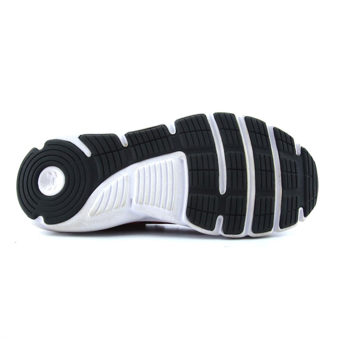 UNDER ARMOUR ASSERT 9